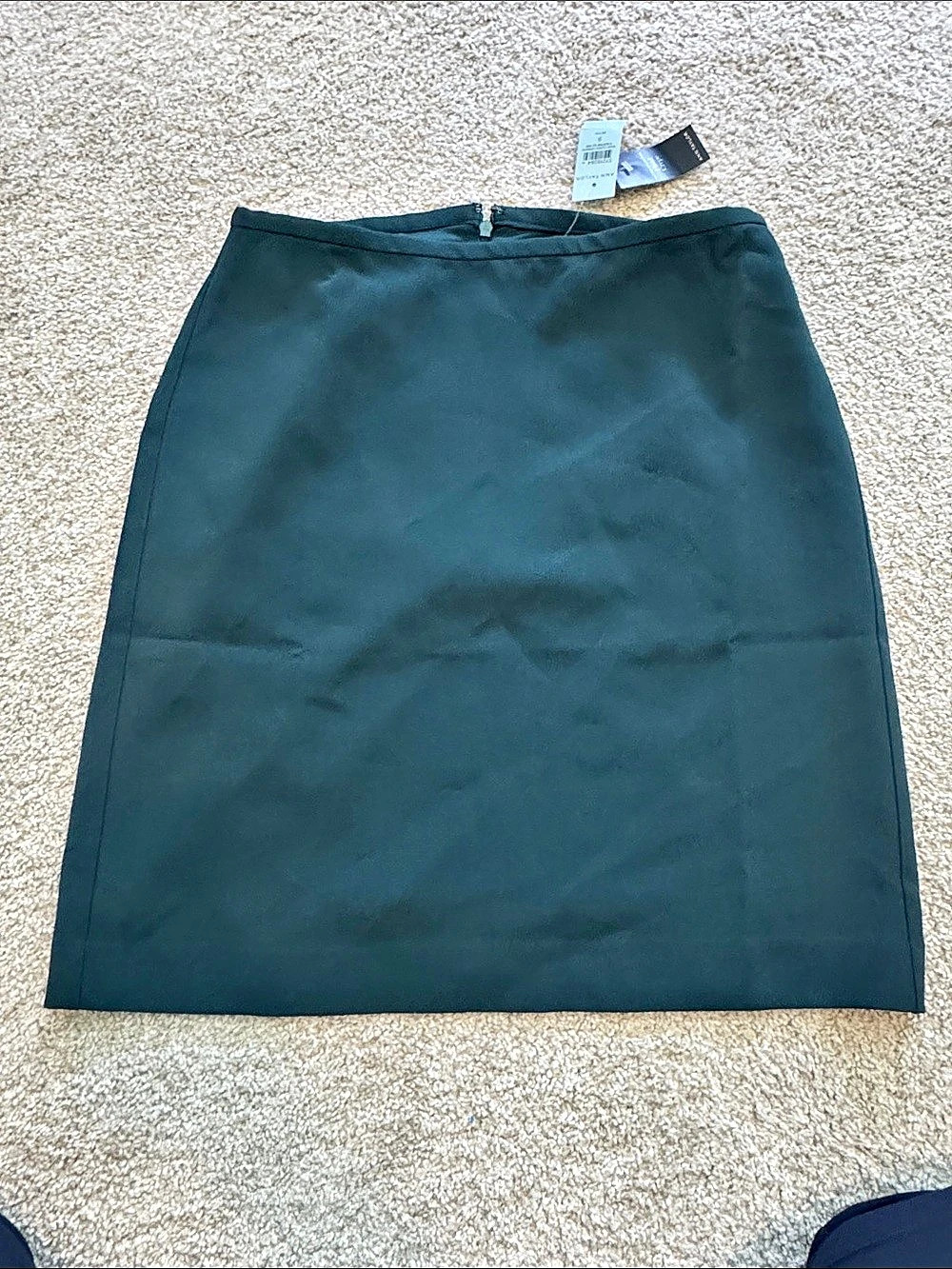 Ann Taylor The Tailored Pencil Skirt in Fluid Crepe Mini Skirt in Green Size 8P